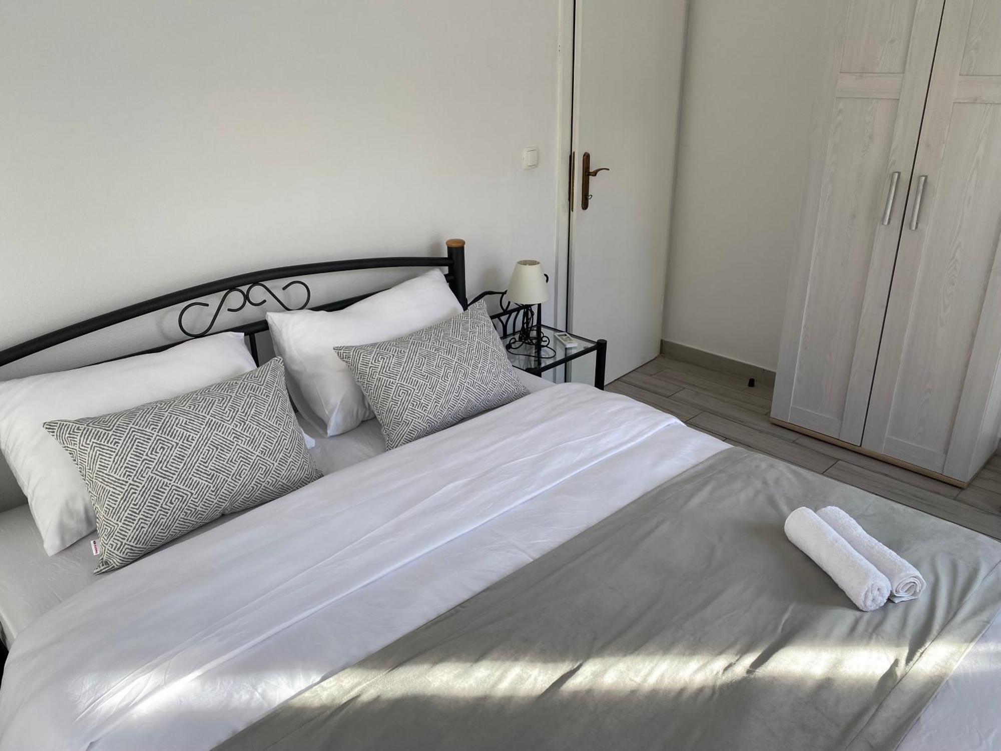 Riva Apartments Villa Thalia - Milna, Brac Milna  Extérieur photo